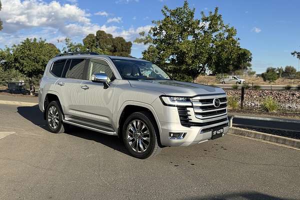 2025 Toyota Landcruiser Sahara ZX FJA300R