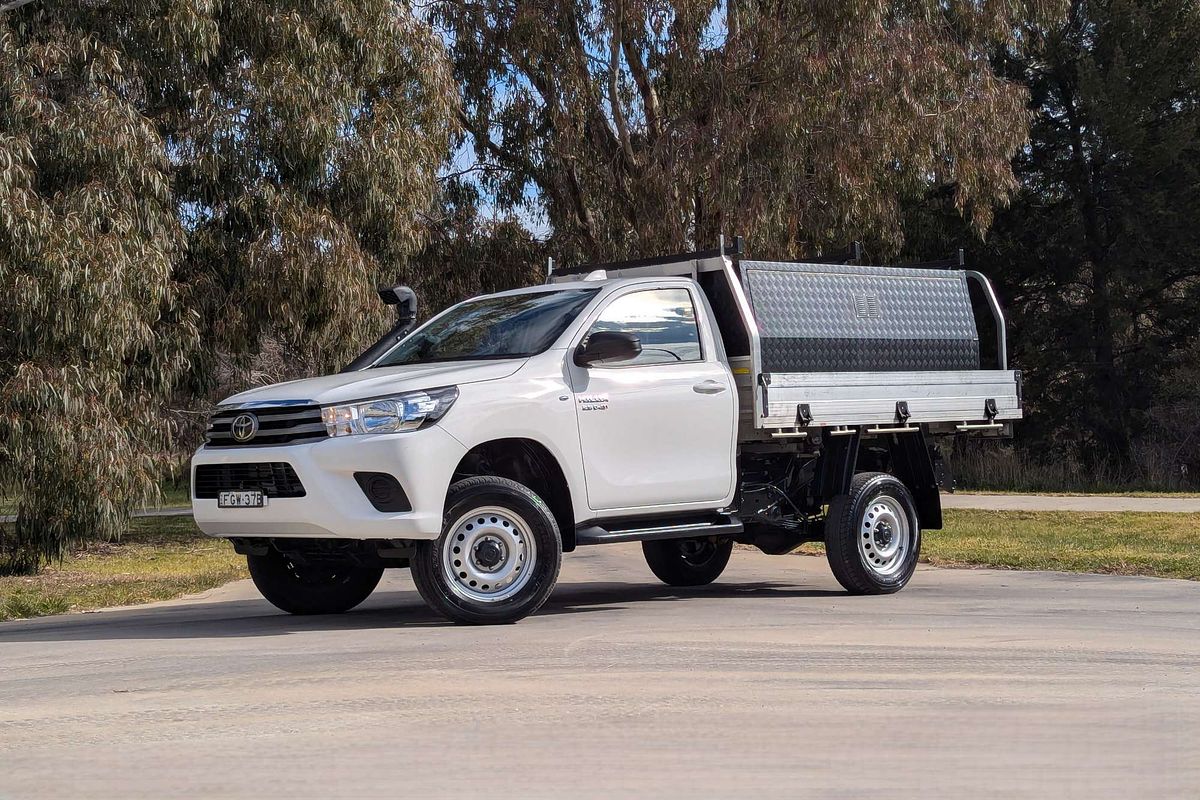 2024 Toyota Hilux SR GUN126R