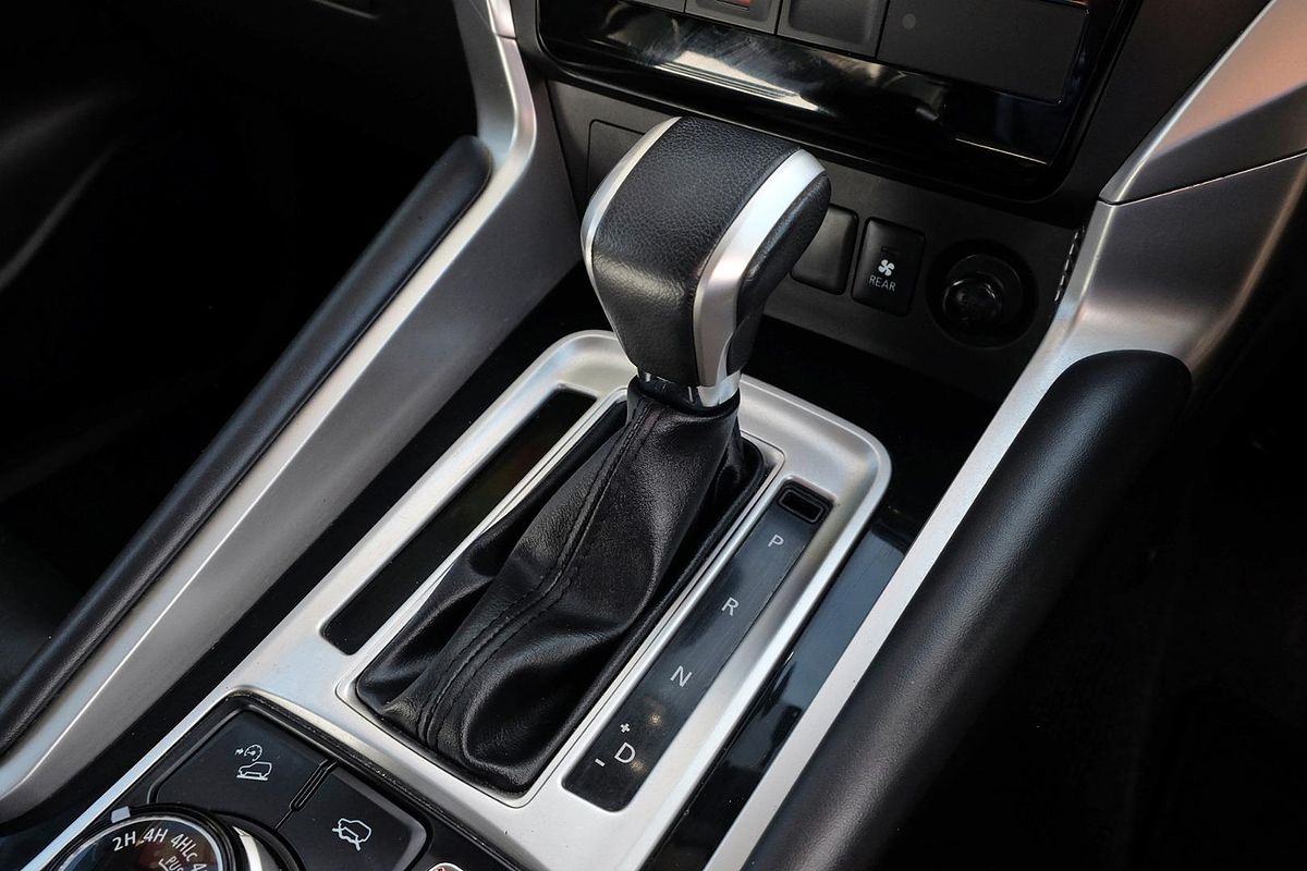 2019 Mitsubishi Pajero Sport Black Edition QE