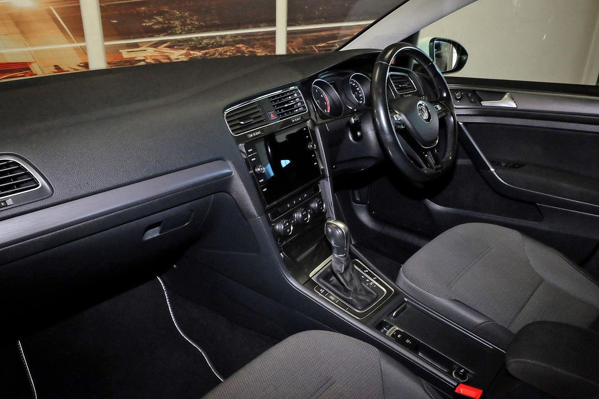 2018 Volkswagen Golf 110TSI Comfortline 7.5 image 22