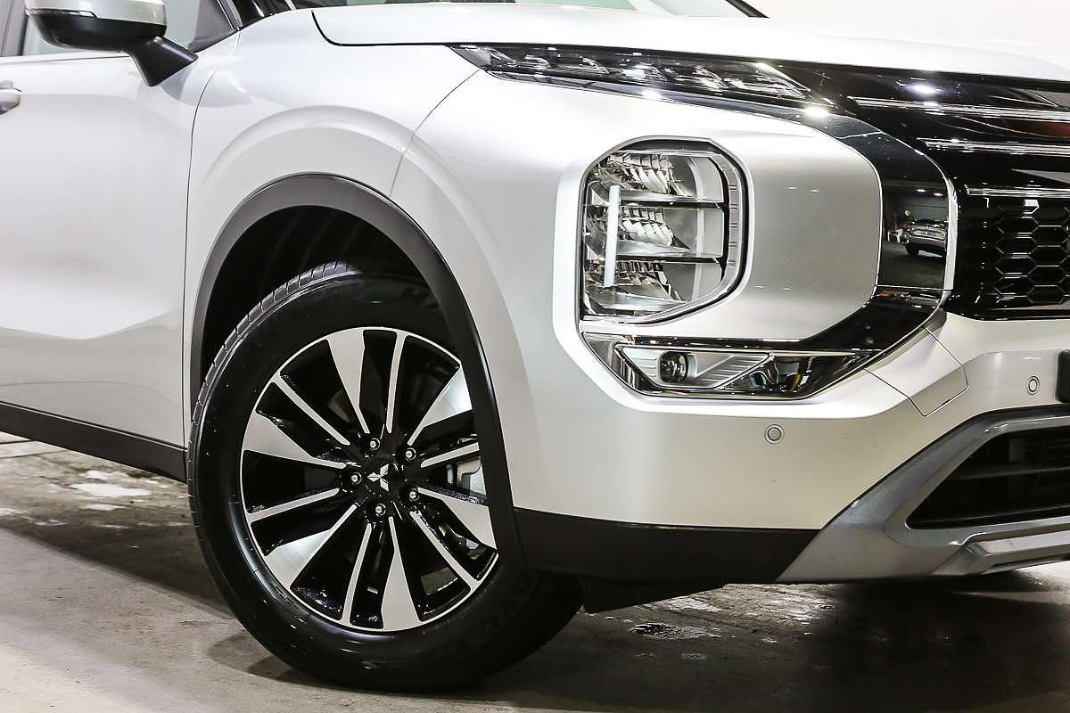 2025 Mitsubishi Outlander LS ZM