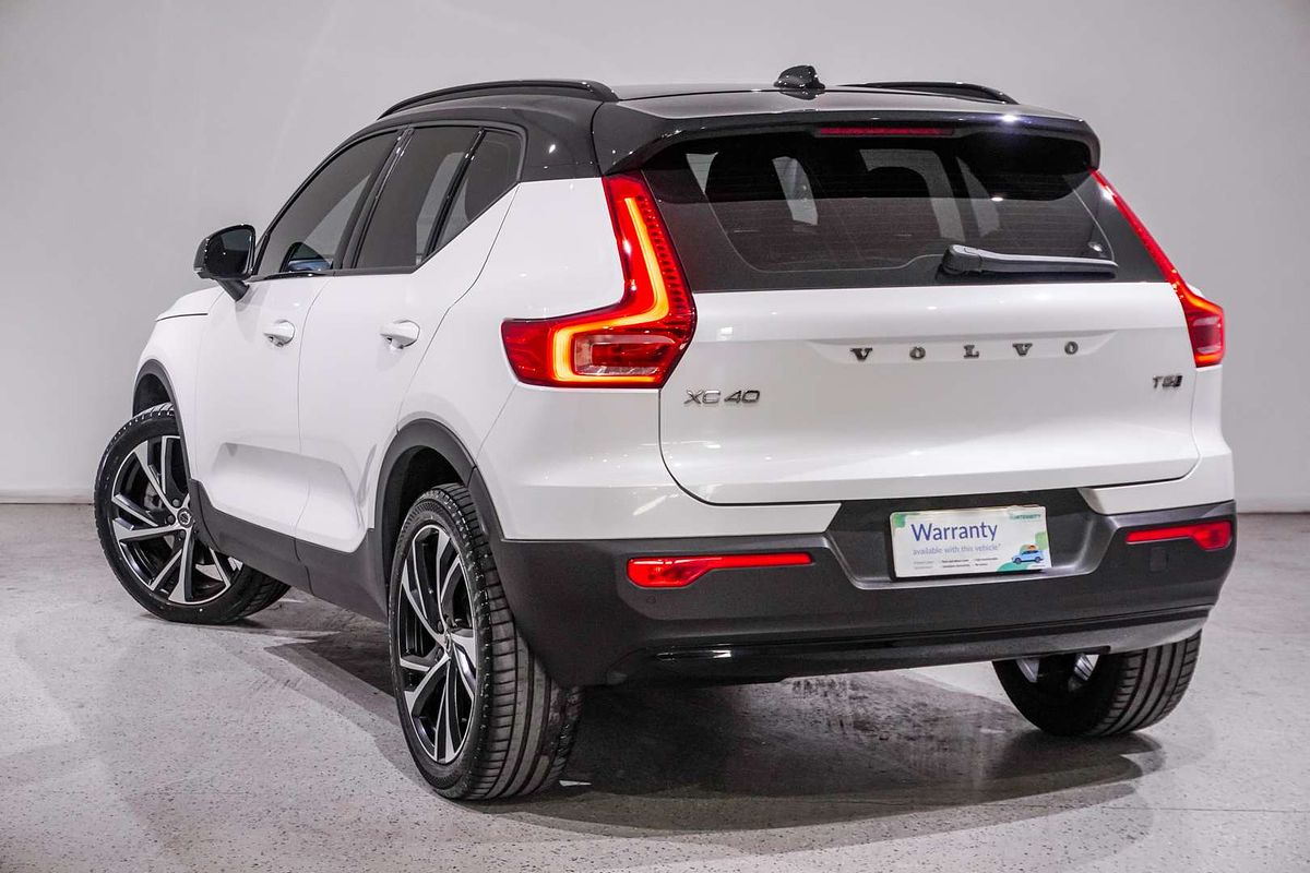 2022 Volvo XC40 T5 R-Design