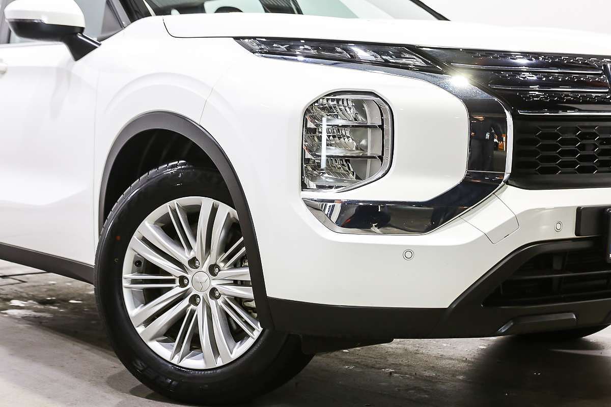 2024 Mitsubishi Outlander ES ZM