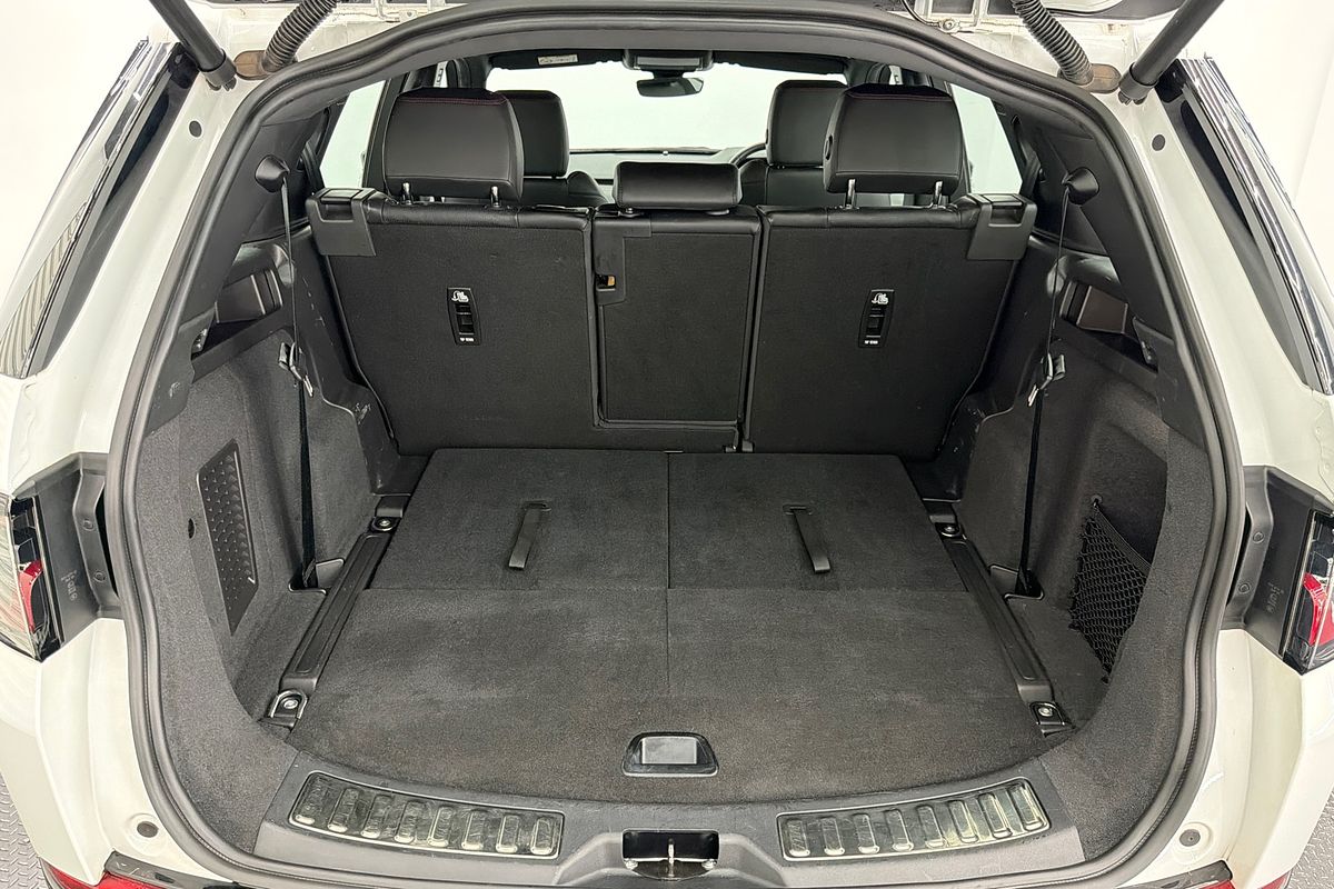 2022 Land Rover Discovery Sport P250 R-Dynamic SE L550