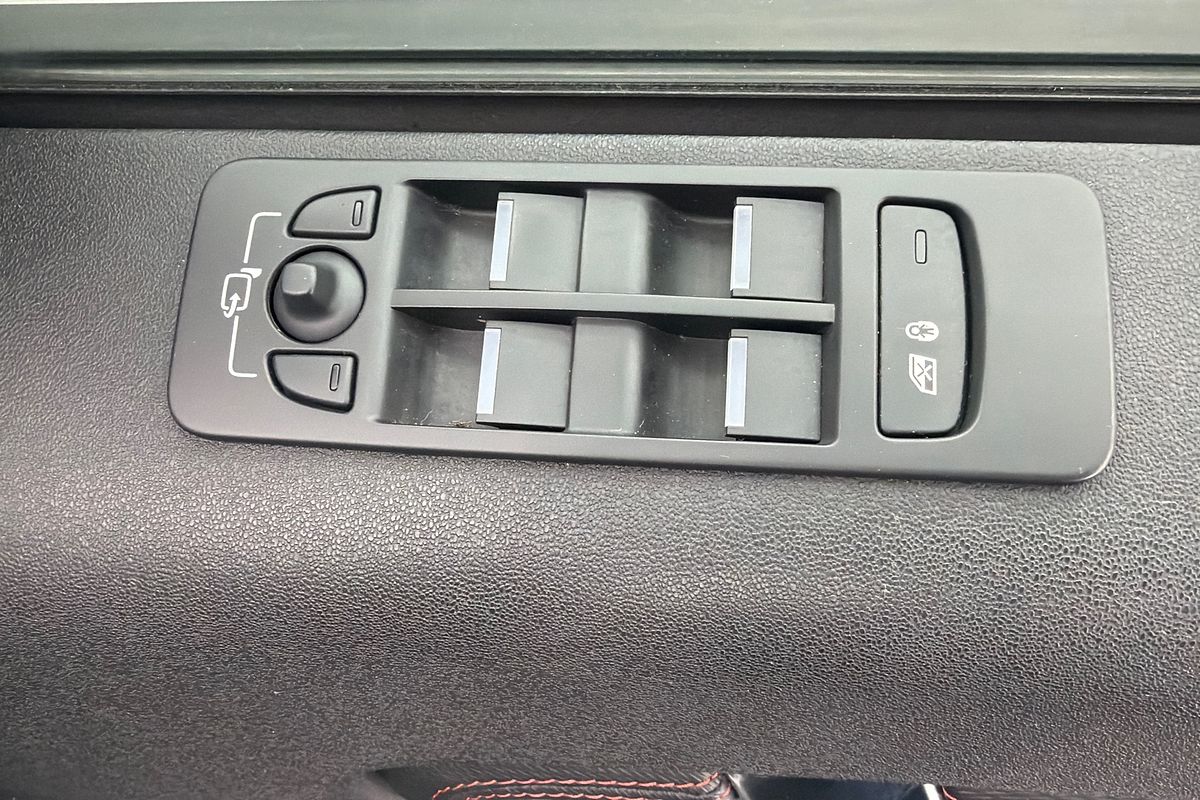 2022 Land Rover Discovery Sport P250 R-Dynamic SE L550