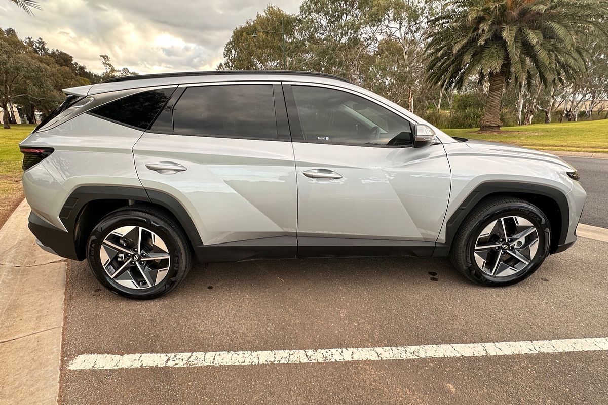 2025 Hyundai Tucson Hybrid Elite NX4.V4 image 8