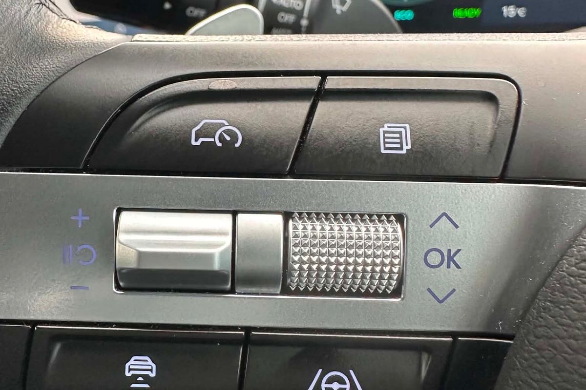 2025 Hyundai Tucson Hybrid Elite NX4.V4 image 18
