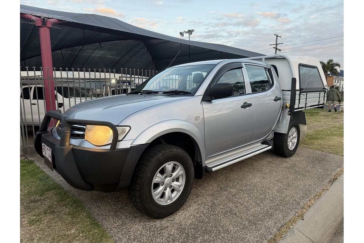 2013 Mitsubishi Triton GLX MN 4X4