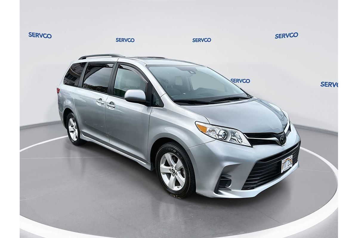 2019 Toyota SIENNA LE