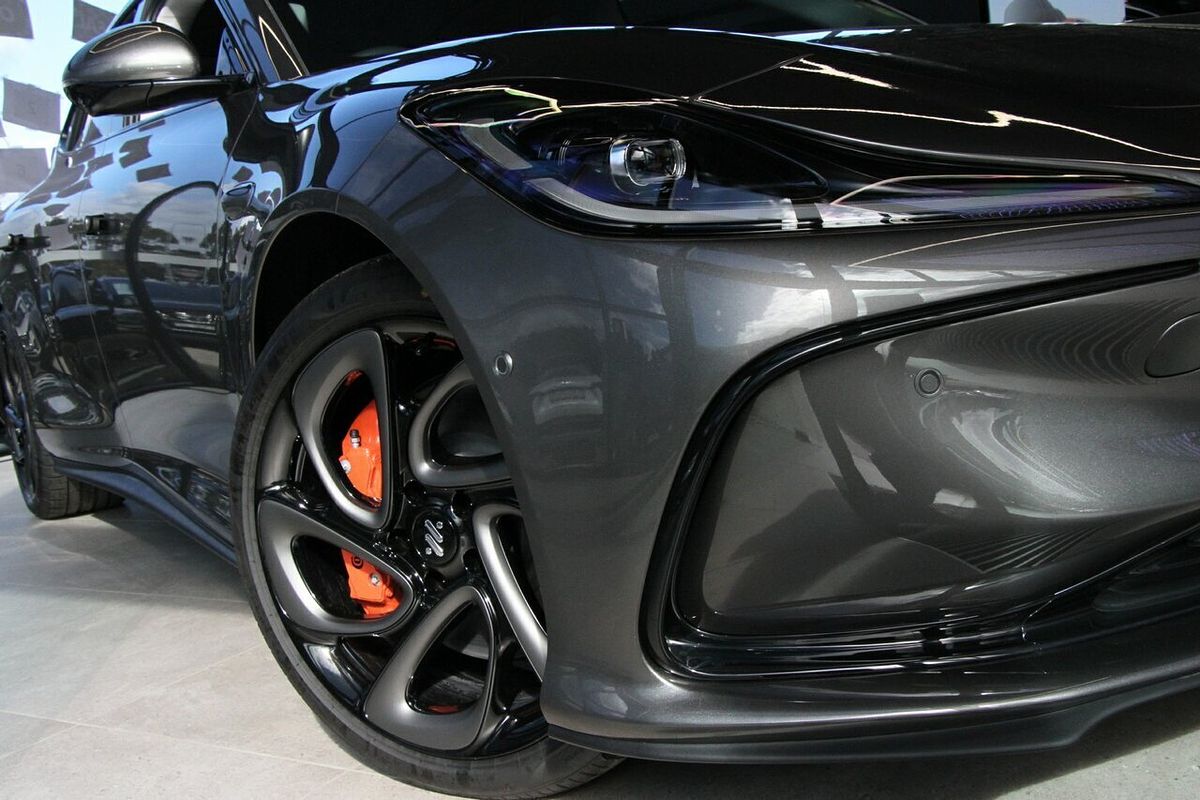 2026 MG IM5 Performance P12L