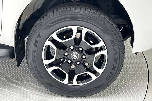 2022 Toyota Hilux SR5 GUN126R 4X4 thumb-9