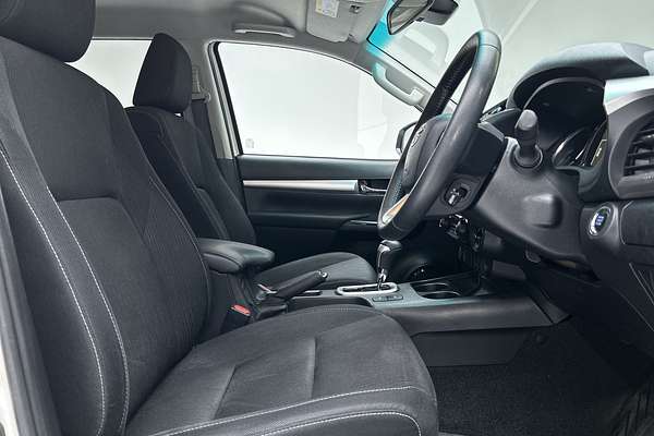2022 Toyota Hilux SR5 GUN126R 4X4 thumb-12
