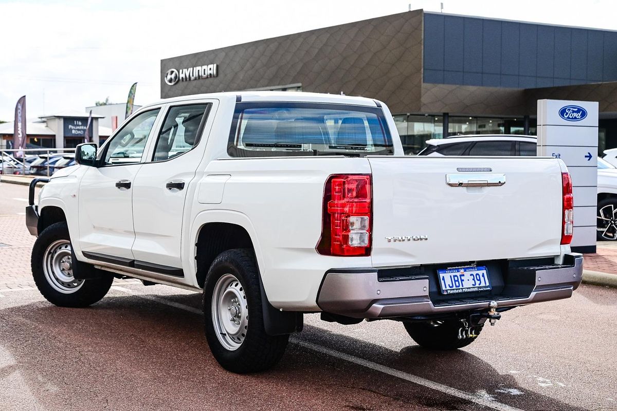 2024 Mitsubishi Triton GLX MV 4X4