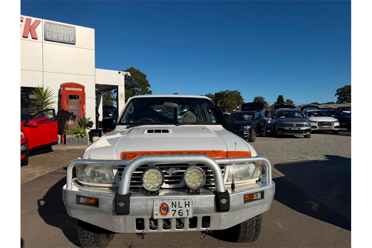 2000 Nissan Patrol ST GU II