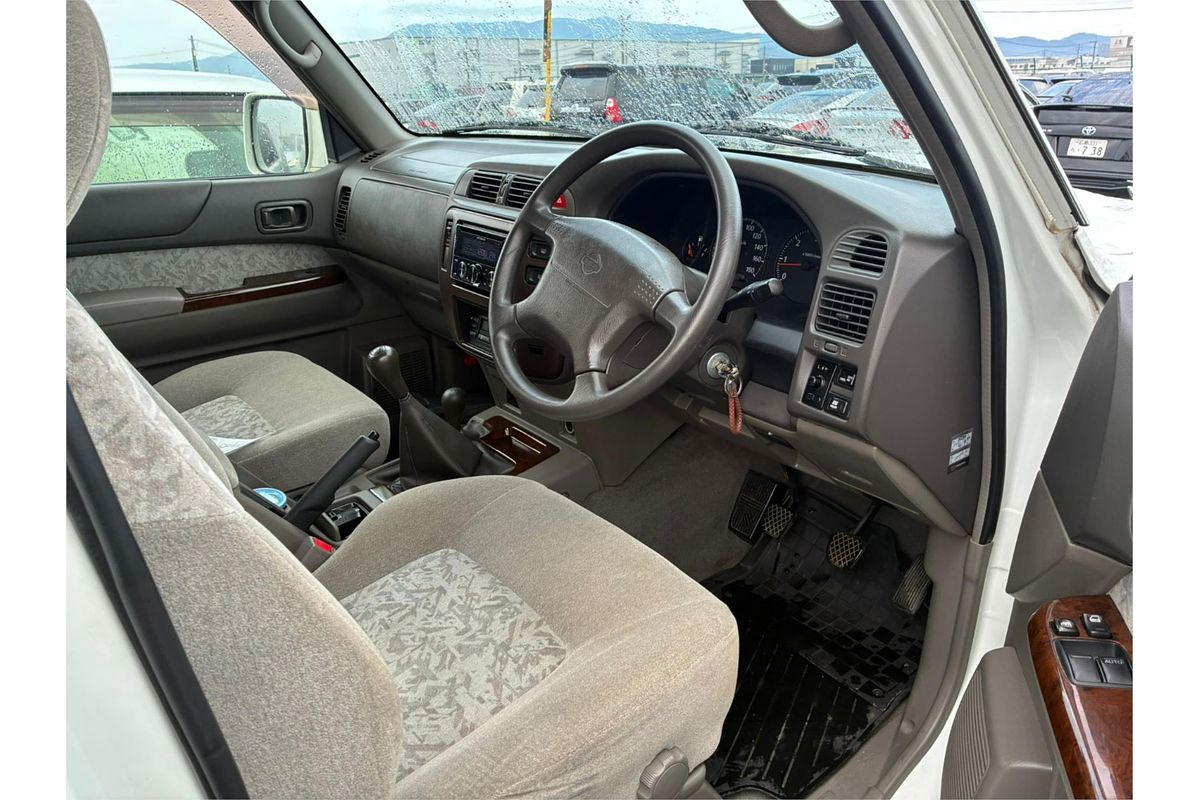 2001 Nissan Patrol Y61 Super Spirit