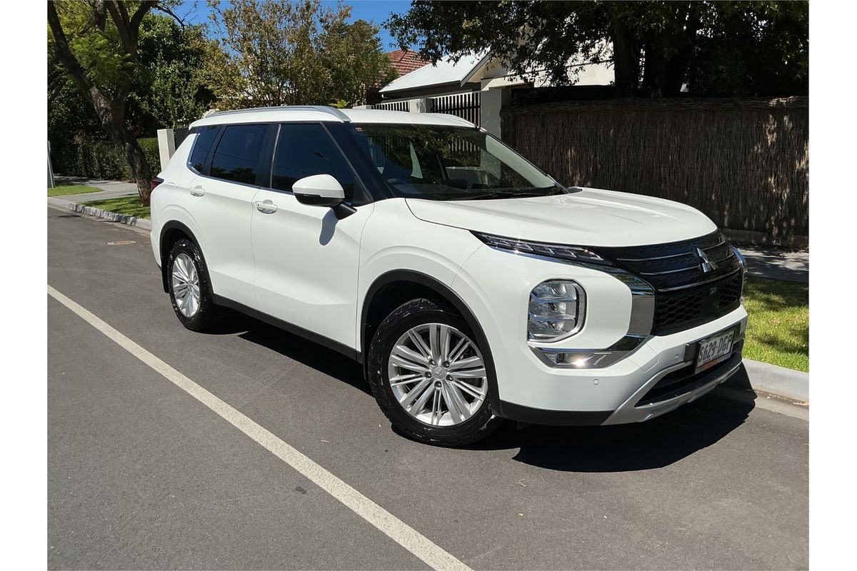 2022 Mitsubishi Outlander LS ZM