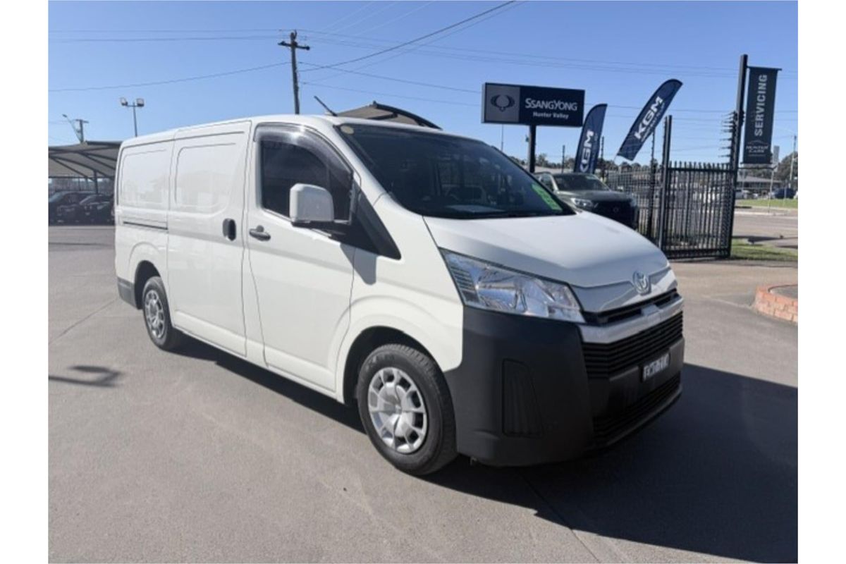 2020 Toyota Hiace LWB (4 DOOR OPTION) GDH300R