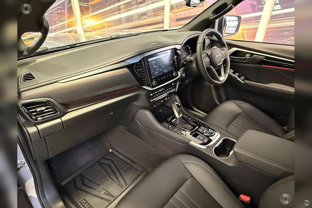 2026 Isuzu MU-X X-TERRAIN image 17