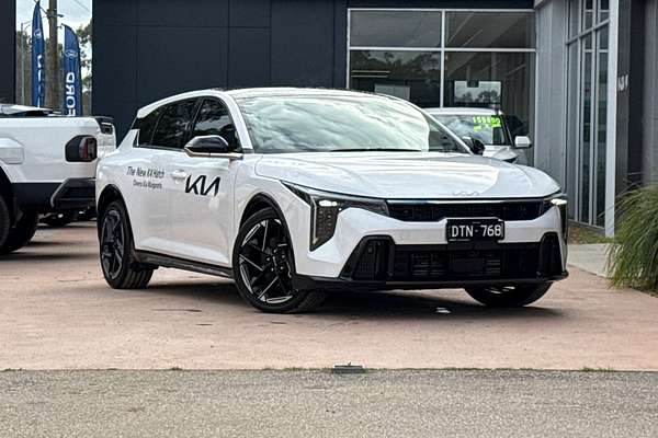 2025 Kia K4 GT-Line CL4m
