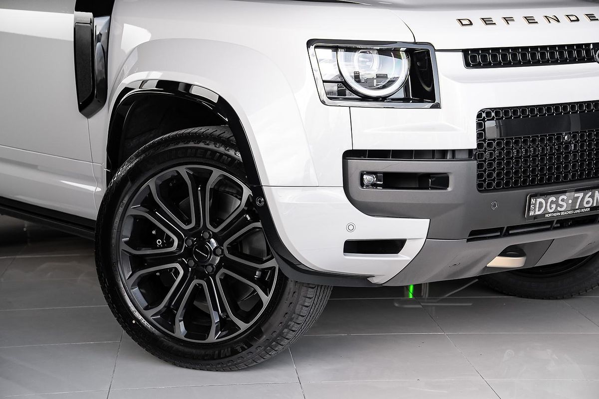 2026 Land Rover Defender 110 P635 OCTA L663