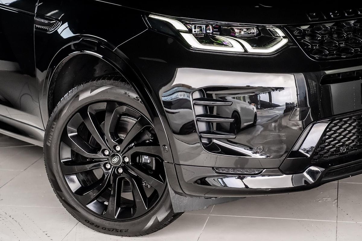 2025 Land Rover Discovery Sport P300e Dynamic SE L550