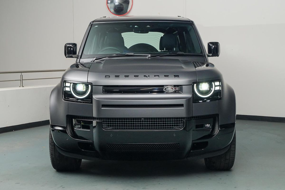 2025 Land Rover Defender 110 P425 X-Dynamic SE L663