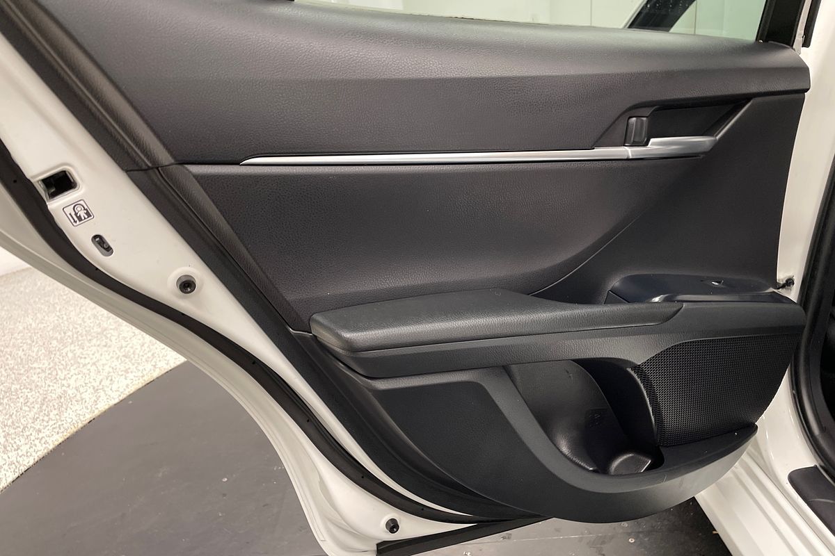 2019 Toyota Camry Ascent AXVH71R