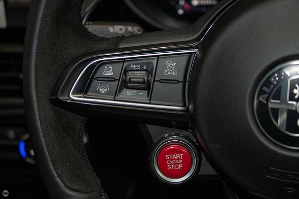 2025 Alfa Romeo Giulia Quadrifoglio Estrema Series 5
