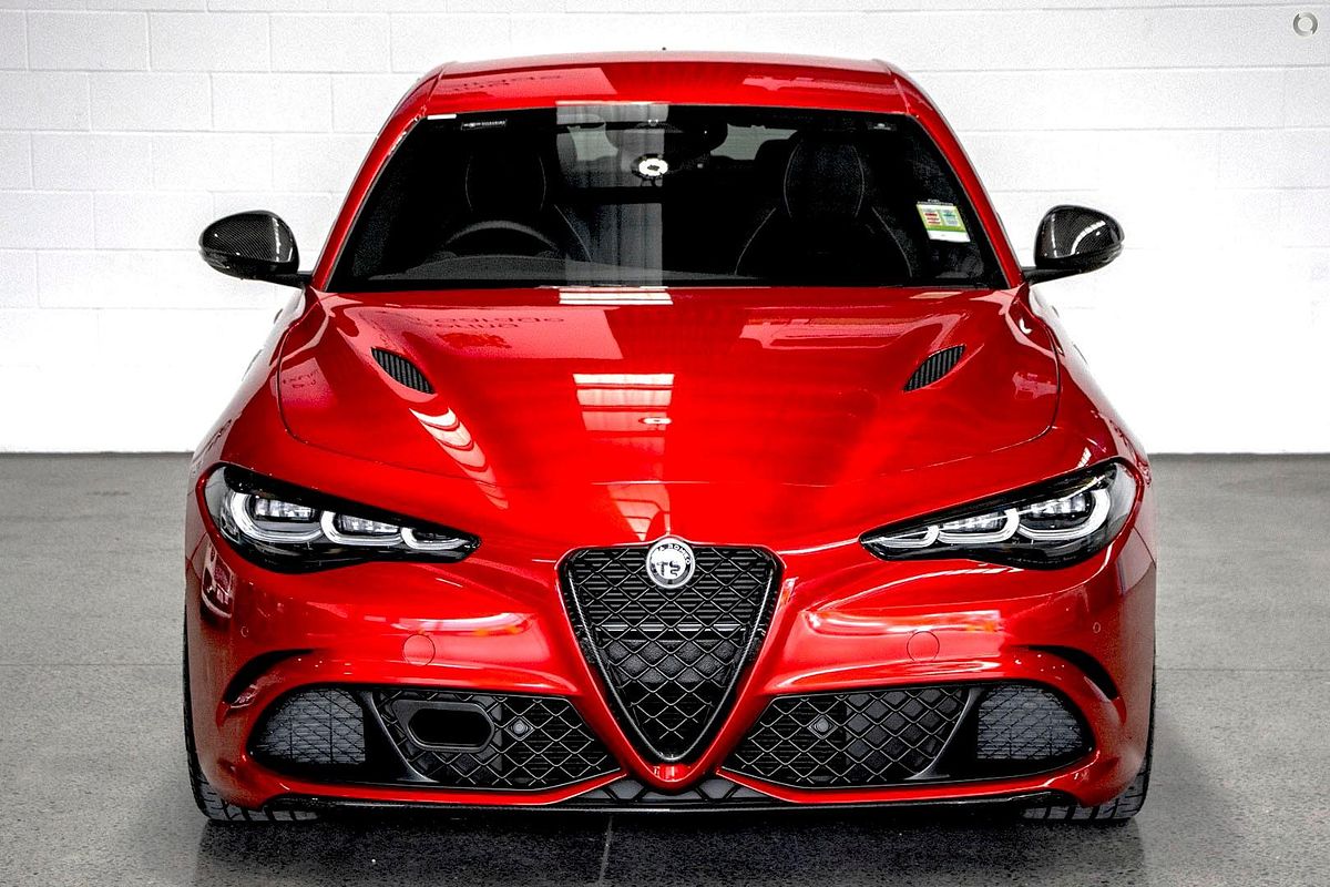2025 Alfa Romeo Giulia Quadrifoglio Estrema Series 5
