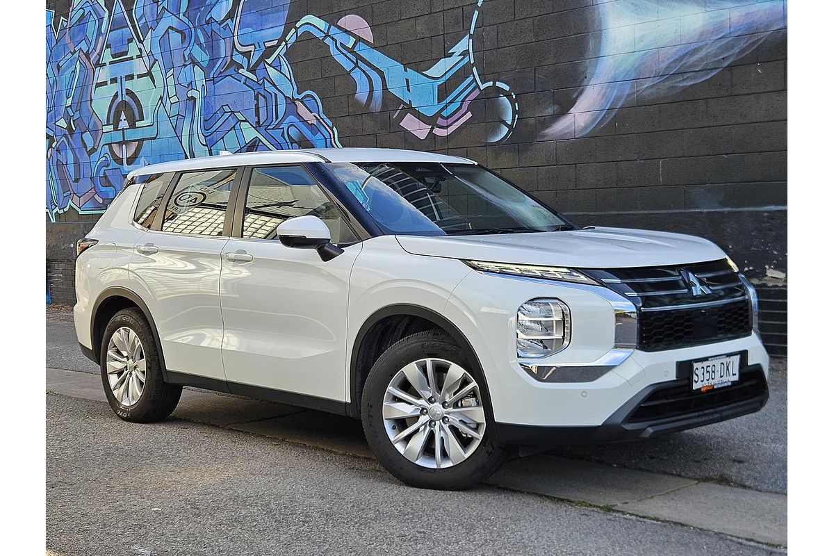 2025 Mitsubishi Outlander ES ZM