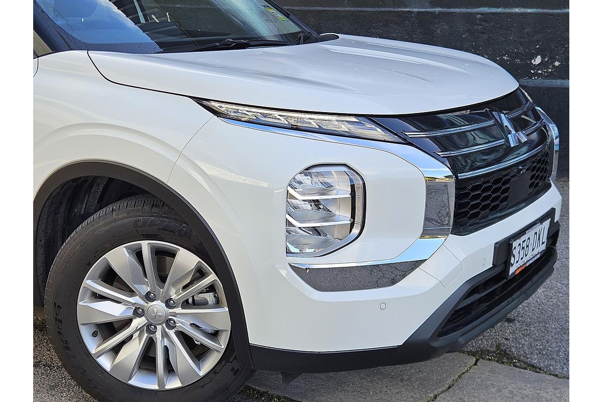 2025 Mitsubishi Outlander ES ZM