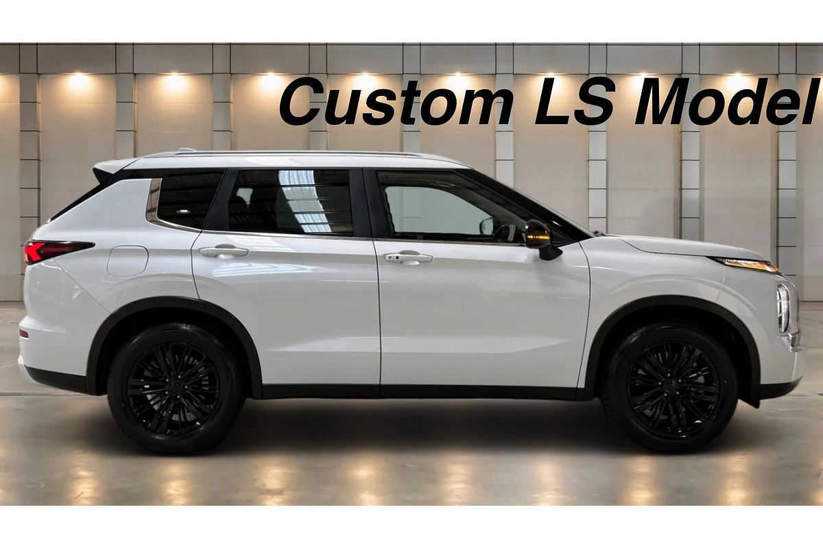 2024 Mitsubishi Outlander LS ZM