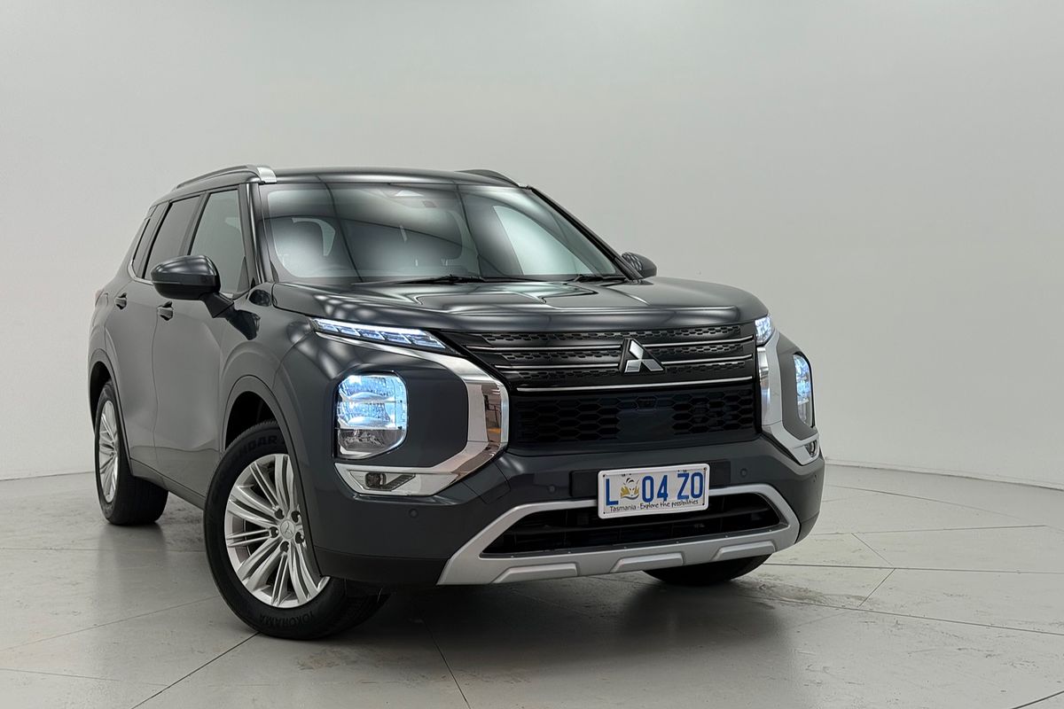 2024 Mitsubishi Outlander LS ZM
