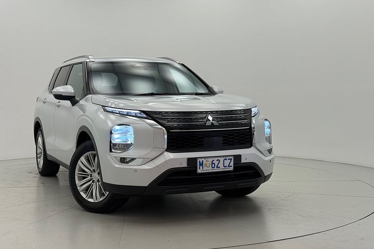 2024 Mitsubishi Outlander LS ZM