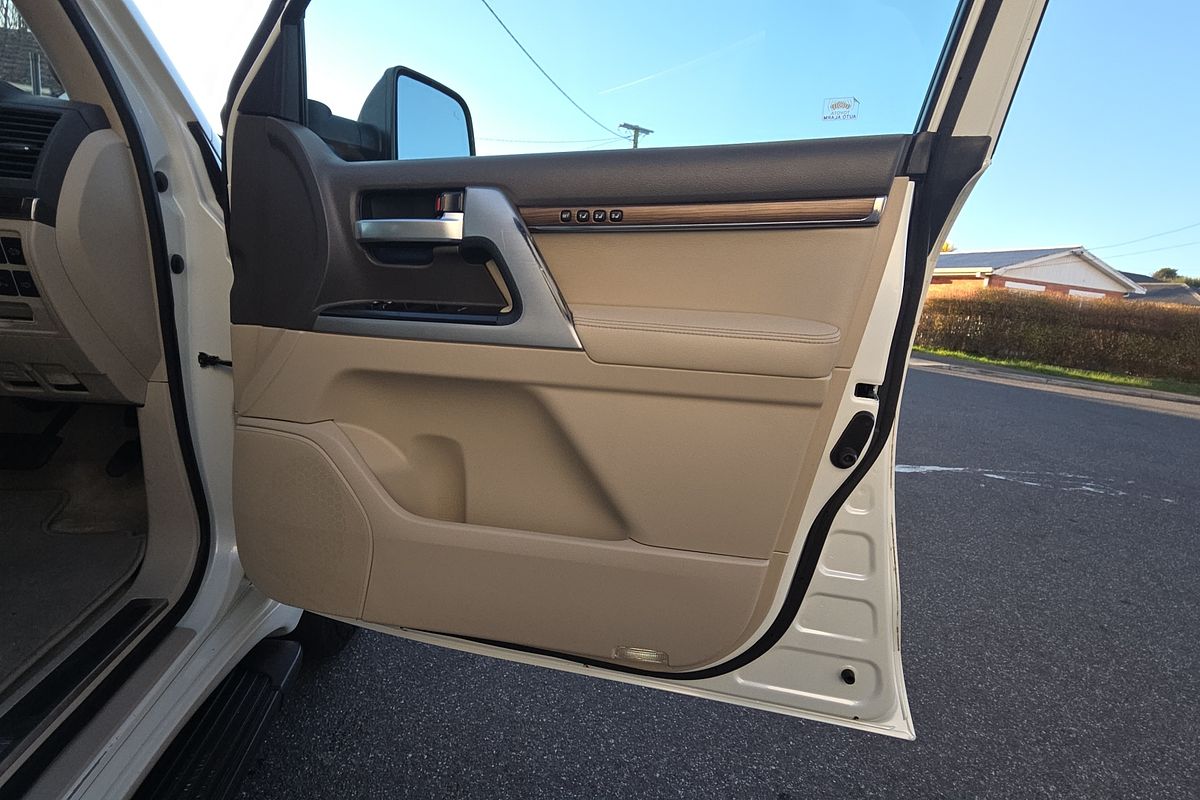 2019 Toyota Landcruiser Sahara VDJ200R