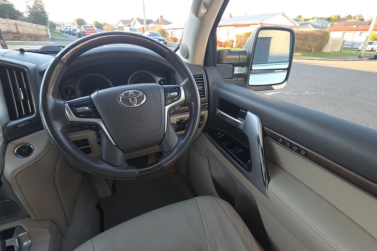 2019 Toyota Landcruiser Sahara VDJ200R