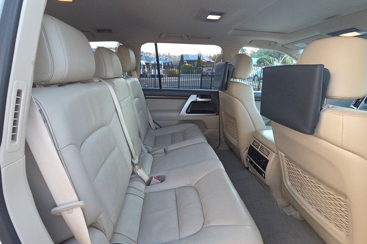 2019 Toyota Landcruiser Sahara VDJ200R