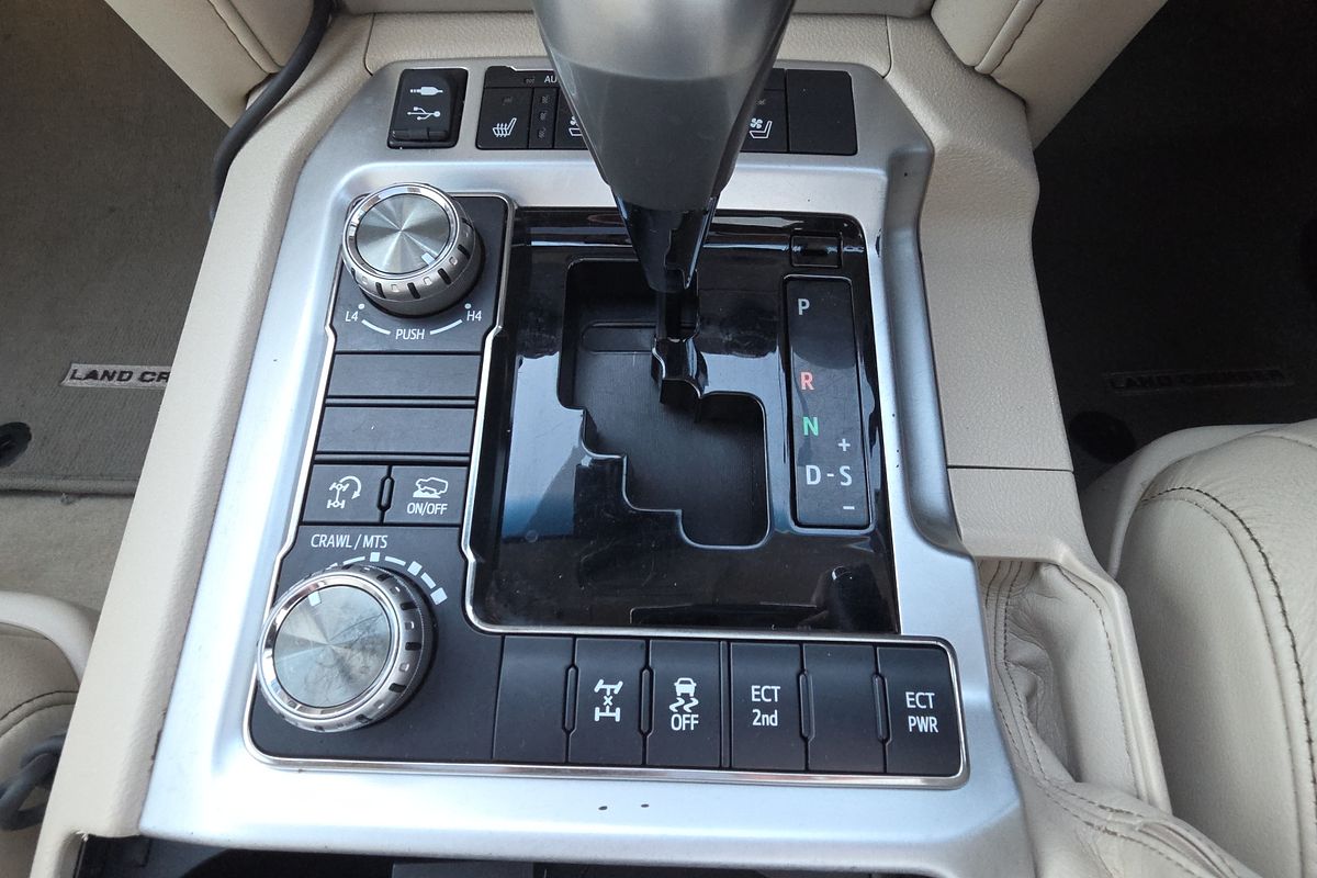 2019 Toyota Landcruiser Sahara VDJ200R