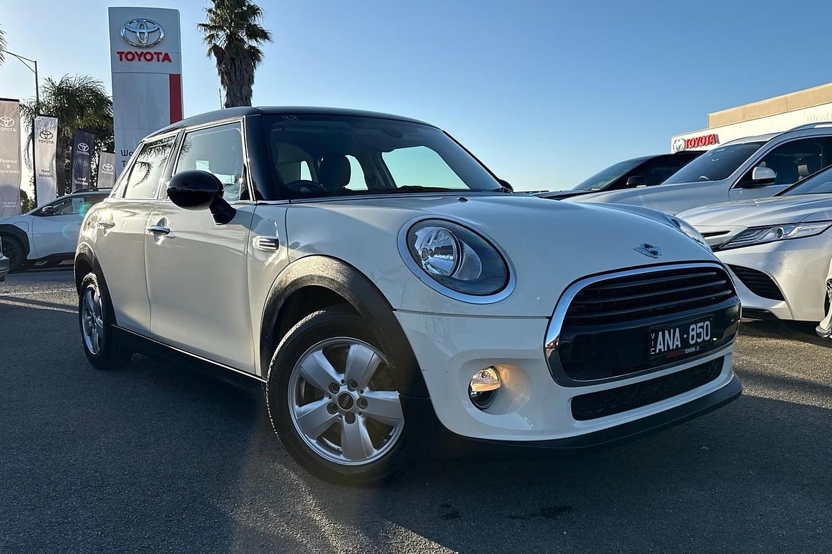 2017 MINI Hatch Cooper F55