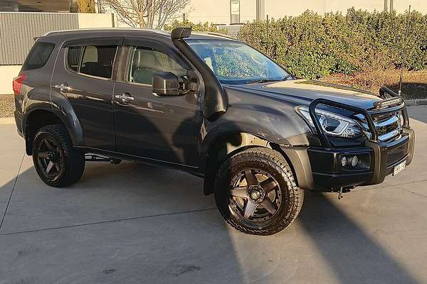 2019 Isuzu MU-X LS-T