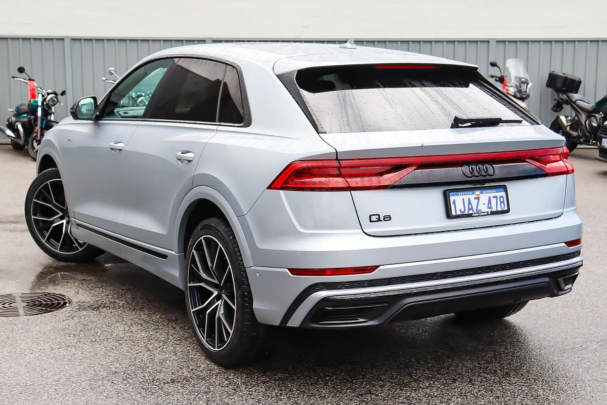 2023 Audi Q8 50 TDI S line F1