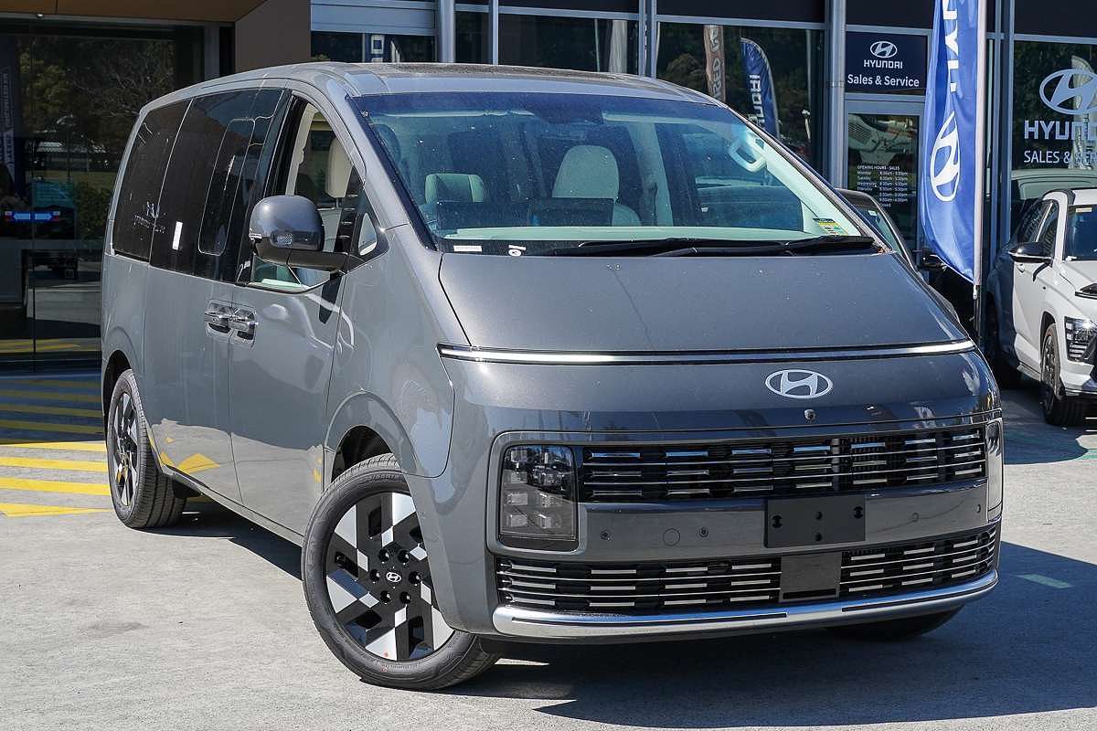 2026 Hyundai STARIA Lounge US4.V4