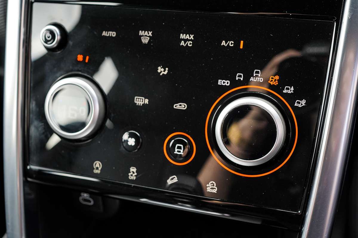 2022 Land Rover Discovery Sport P250 R-Dynamic SE L550