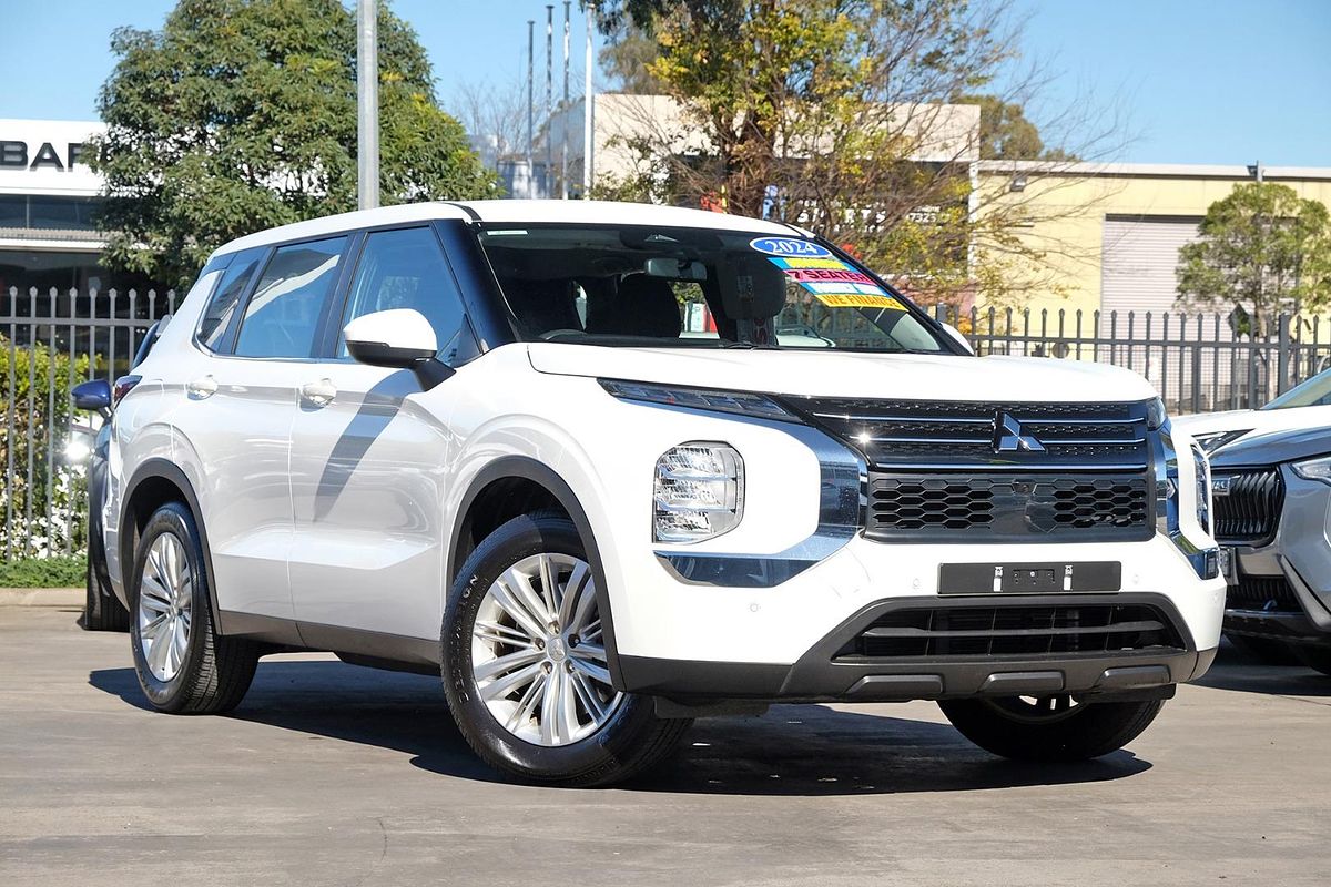 2024 Mitsubishi Outlander ES ZM
