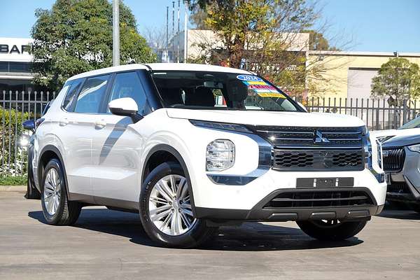 2024 Mitsubishi Outlander ES ZM