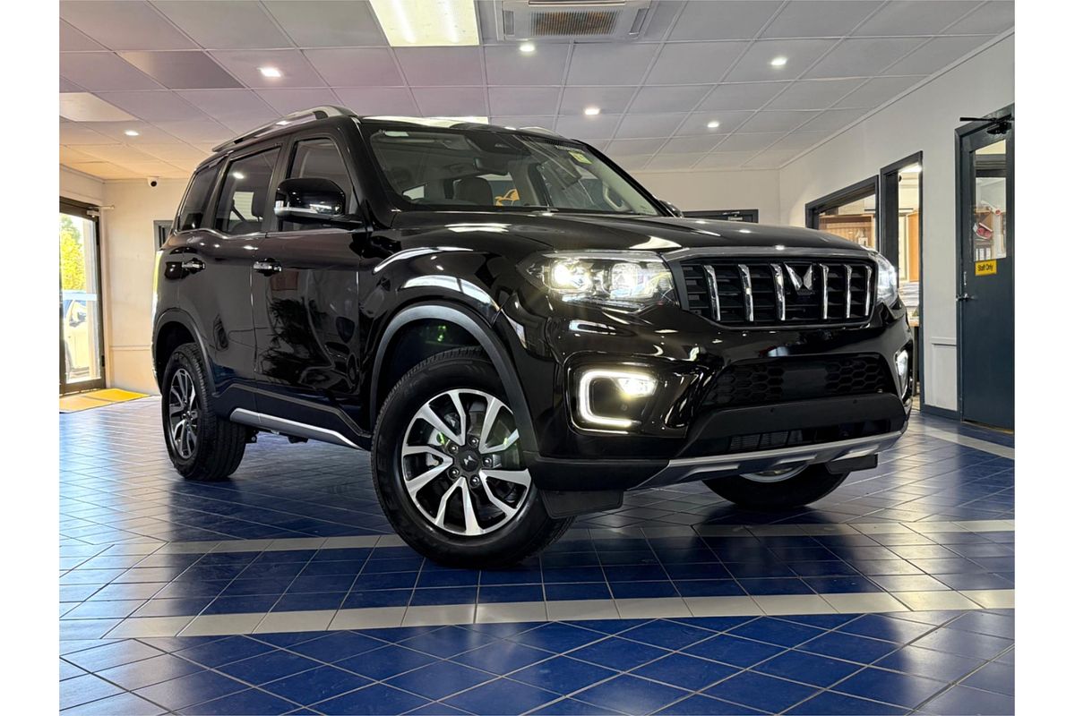 2025 Mahindra Scorpio Z8L