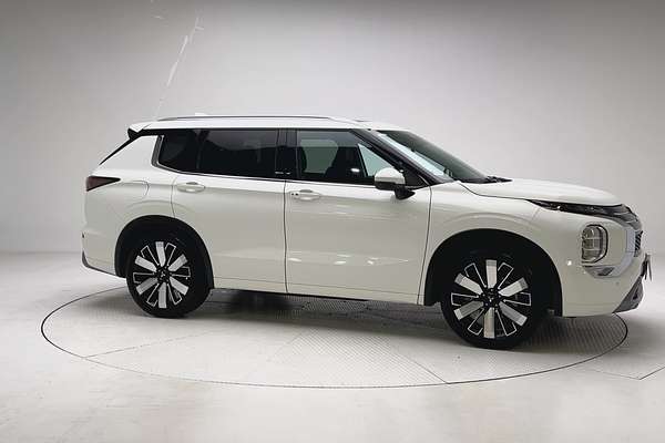 2025 Mitsubishi Outlander Exceed ZM thumb-3