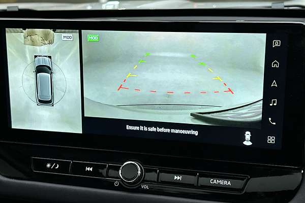 2025 Mitsubishi Outlander Exceed ZM thumb-16