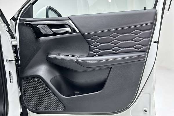2025 Mitsubishi Outlander Exceed ZM thumb-18