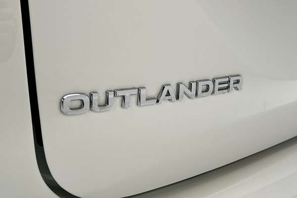 2025 Mitsubishi Outlander Exceed ZM thumb-21